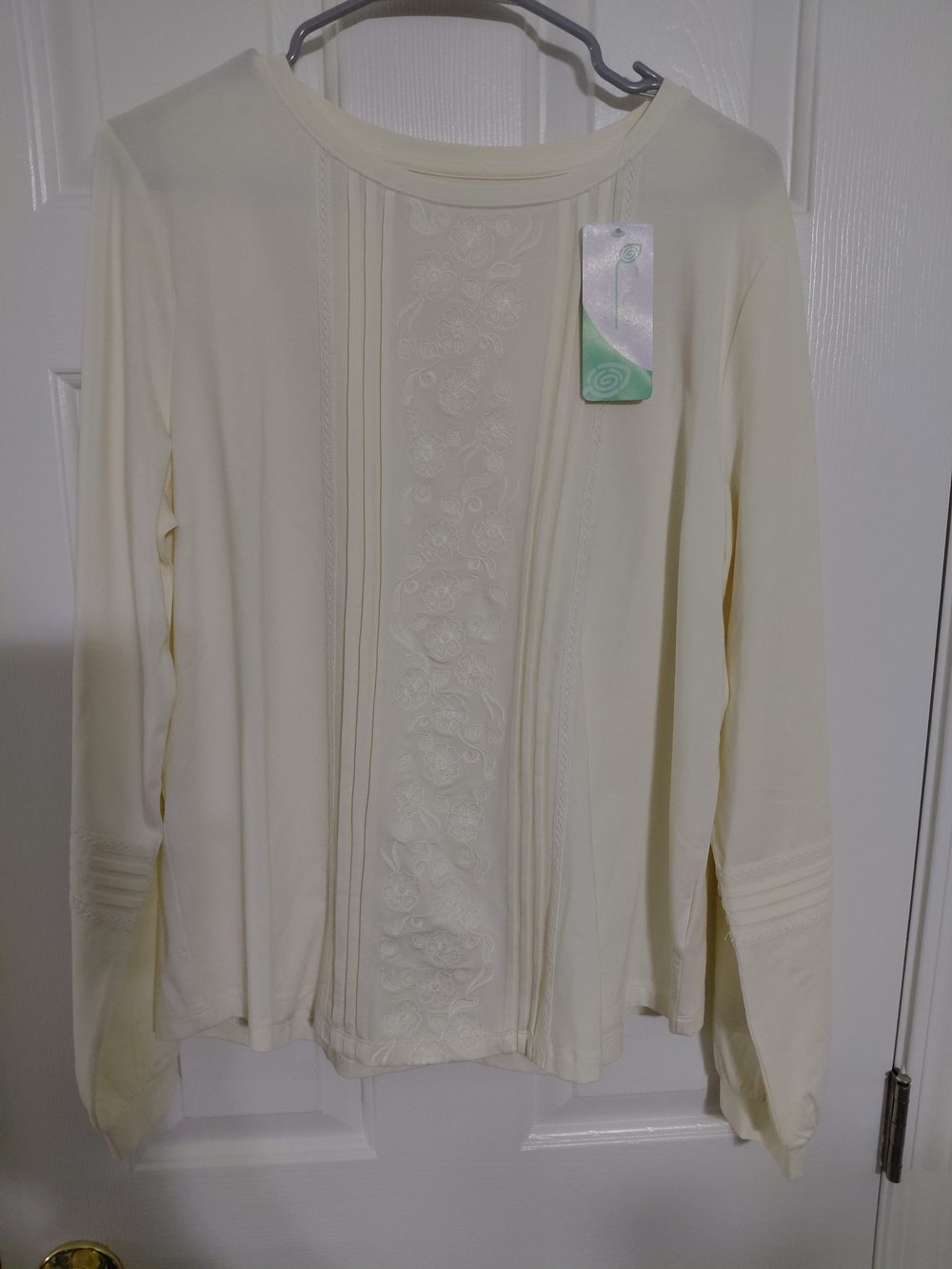 Lands End Ivory Long Sleeve Floral Pintuck Top